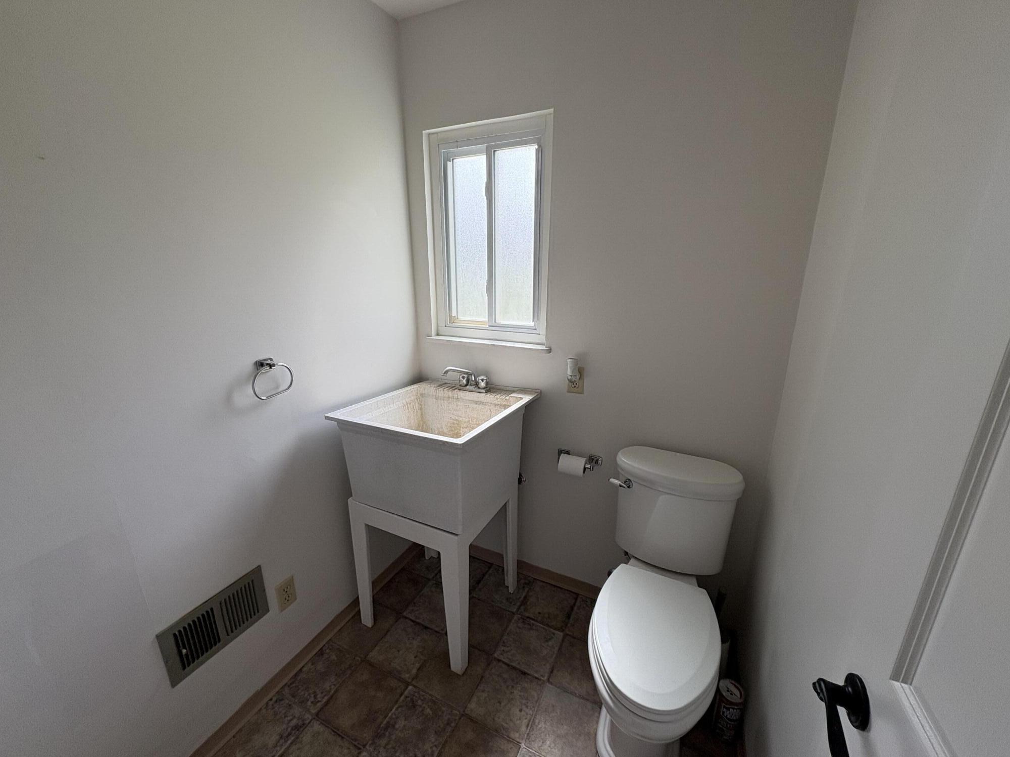 41139 Brown Road Fall River Mills, CA 96028 - Photo 18 of 29 1/2 bath off utility