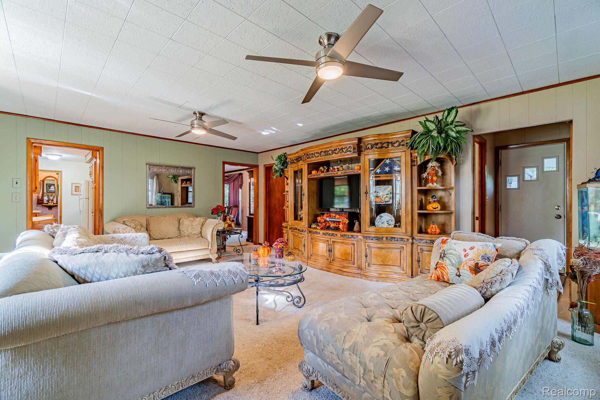 28012 Ridgebrook Road Farmington, MI 48334 - Photo 17 of 43 Gallery Image 17