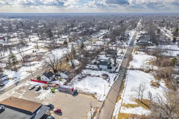 $6,500 | 638 East Foss Avenue, Flint, MI 48505
