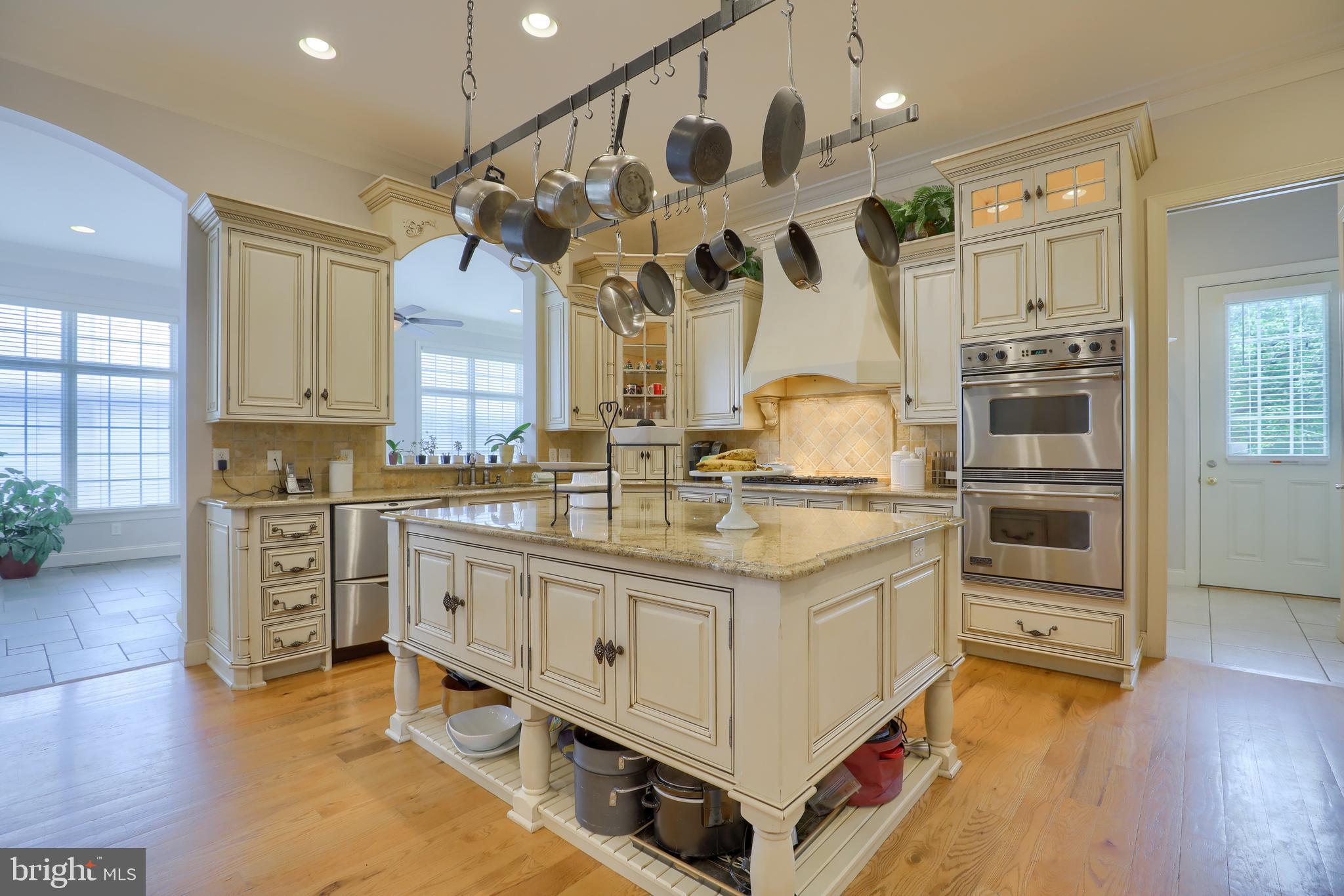 514 Wellesley Court Lititz, PA 17543 - Photo 4 of 45