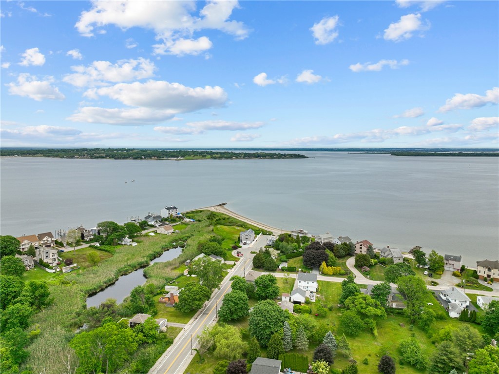 242 Ives Road Warwick, RI 02818 - Photo 5 of 20