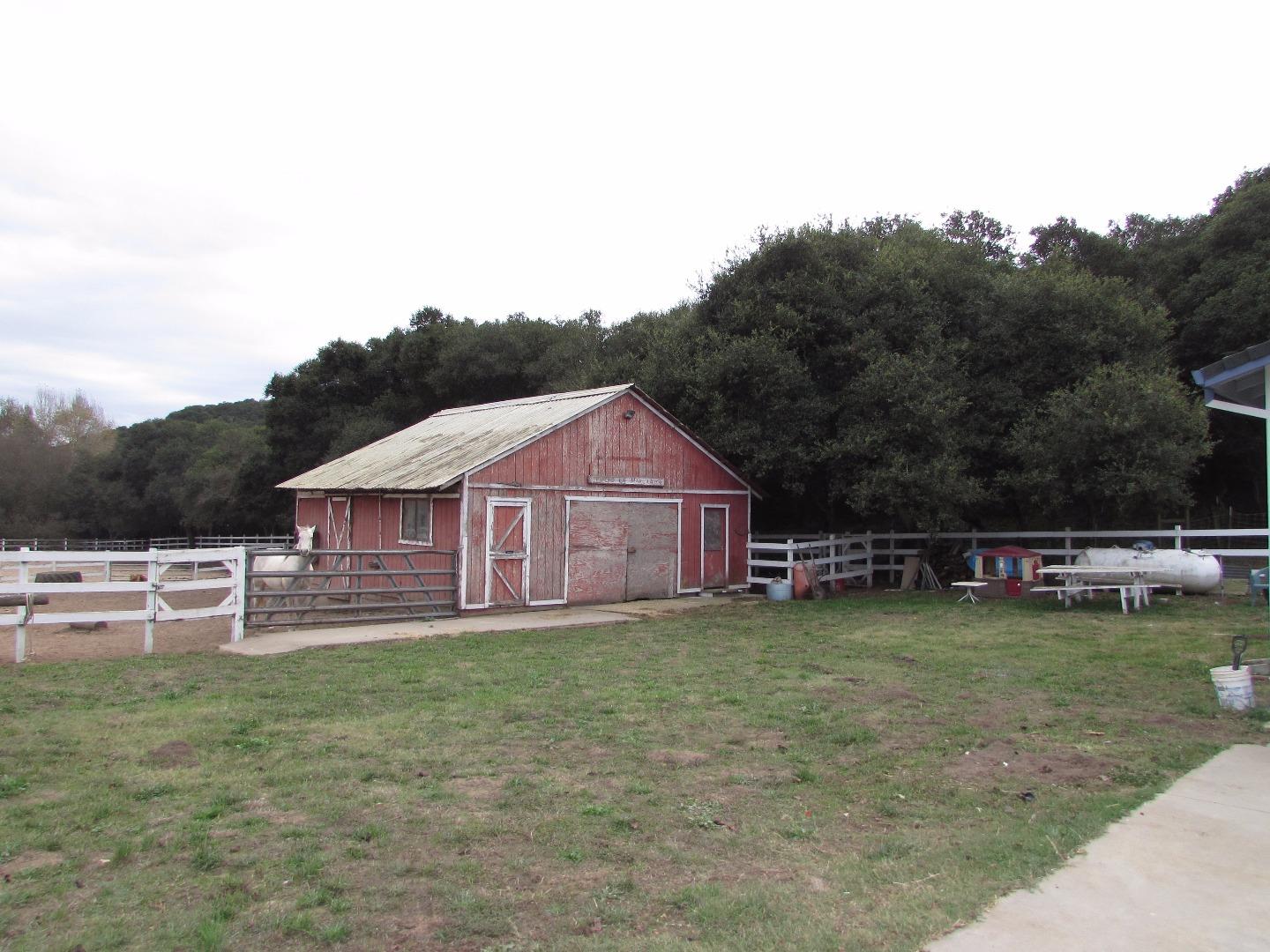 231 Walker Valley Road Castroville, CA 95012 - Photo 9 of 25 Gallery Image 9