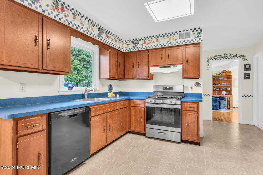 74 Mapletree Road Toms River, NJ 08753 - Photo 19 of 47 017_dsc05425_62
