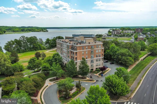 $400,000 | 810 Belmont Bay Drive, Unit 302, Woodbridge, VA 22191