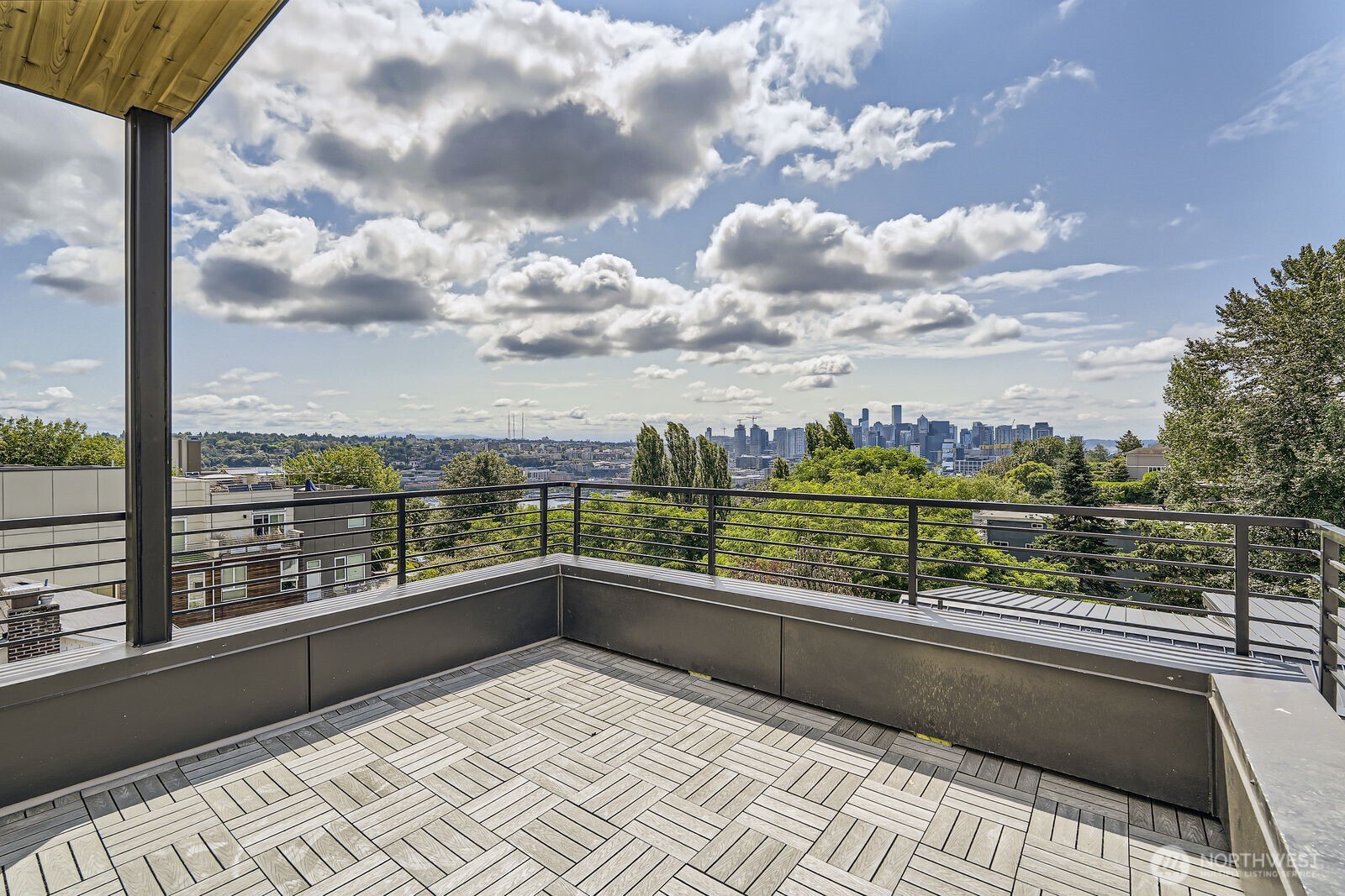 511 Howe Street, Unit A Seattle, WA 98109 - Photo 21 of 34