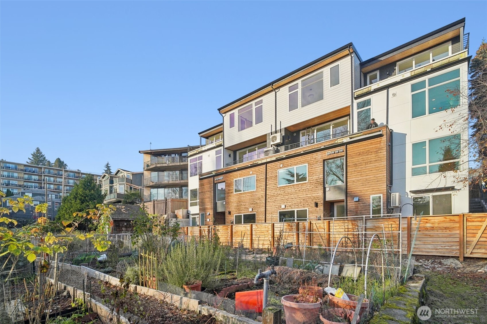 511 Howe Street, Unit A Seattle, WA 98109 - Photo 26 of 34