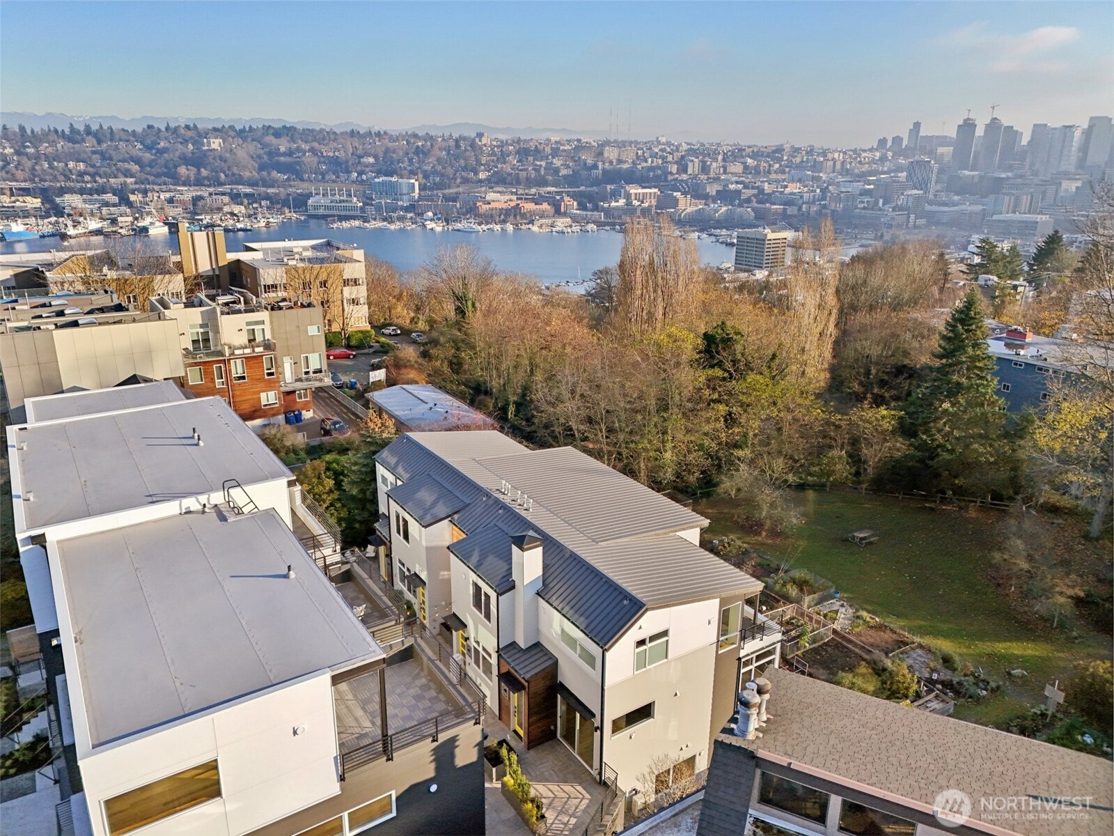 511 Howe Street, Unit A Seattle, WA 98109 - Photo 28 of 34