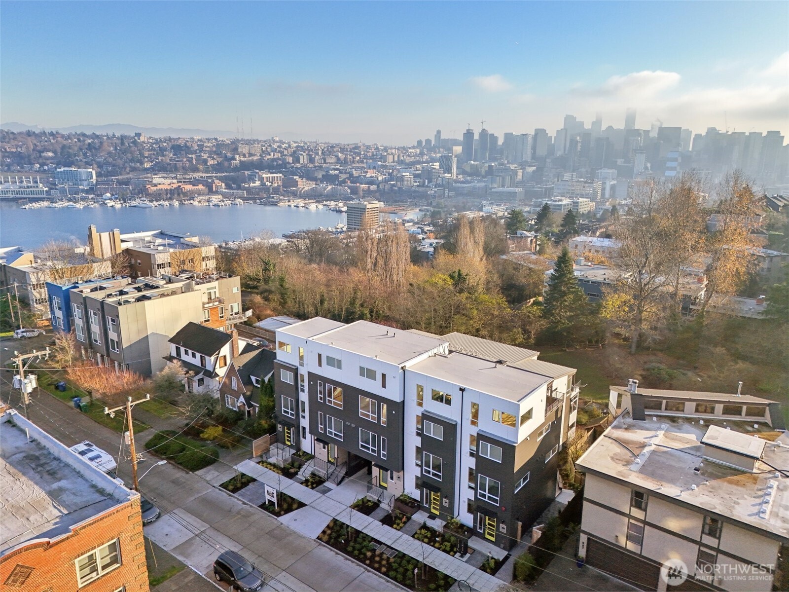 511 Howe Street, Unit A Seattle, WA 98109 - Photo 29 of 34