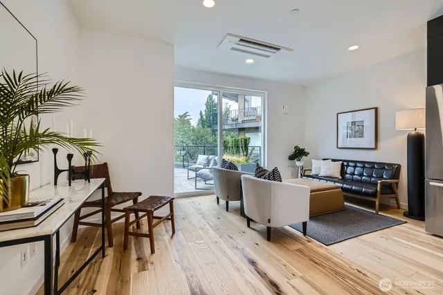 $1,379,990 | 511 Howe Street, Unit A, Seattle, WA 98109