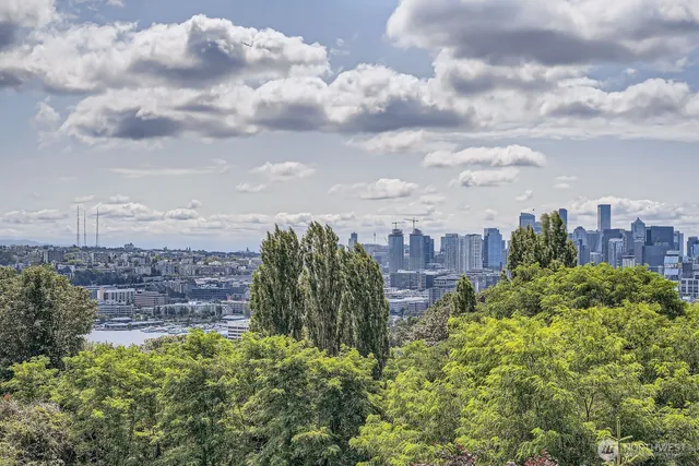 $1,379,990 | 511 Howe Street, Unit A, Seattle, WA 98109