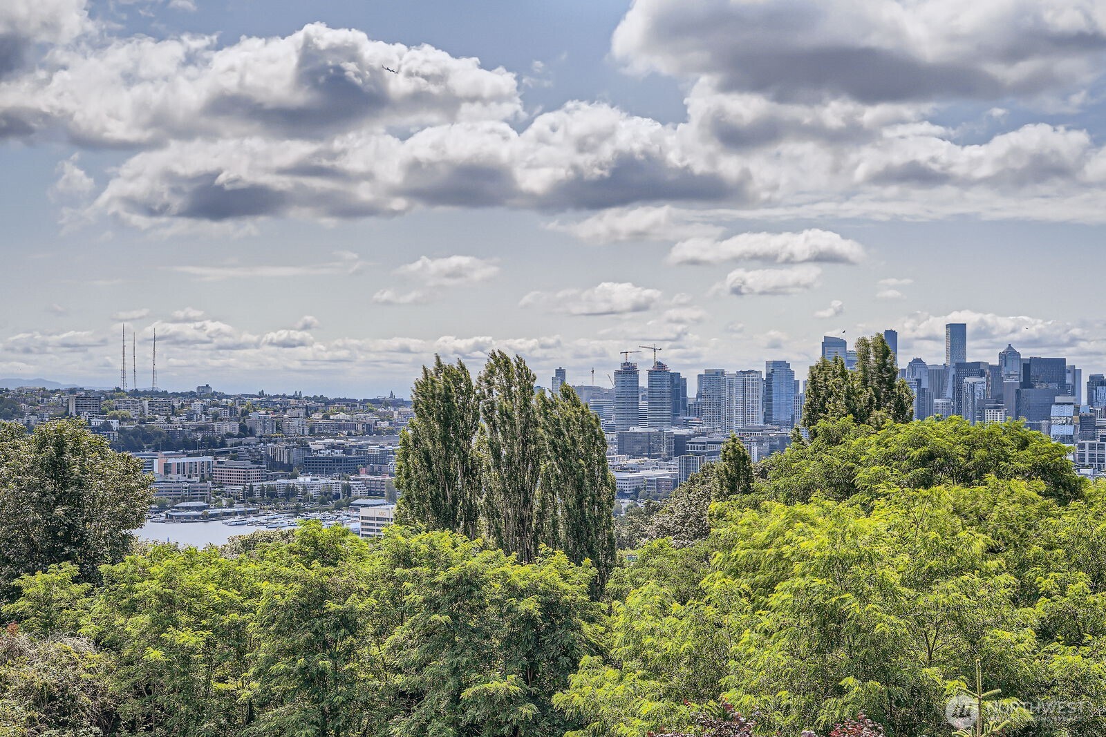 511 Howe Street, Unit A Seattle, WA 98109 - Photo 32 of 34