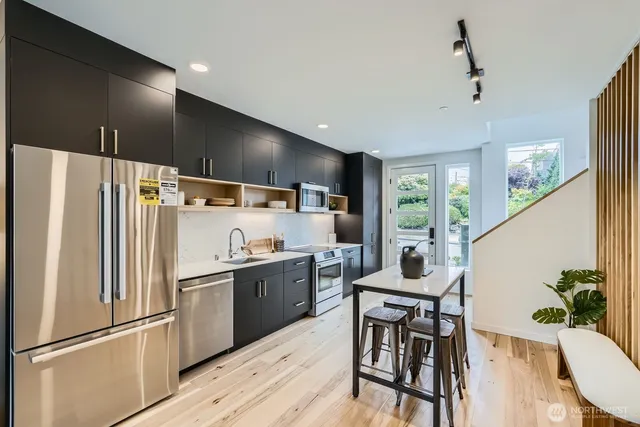 $1,379,990 | 511 Howe Street, Unit A, Seattle, WA 98109