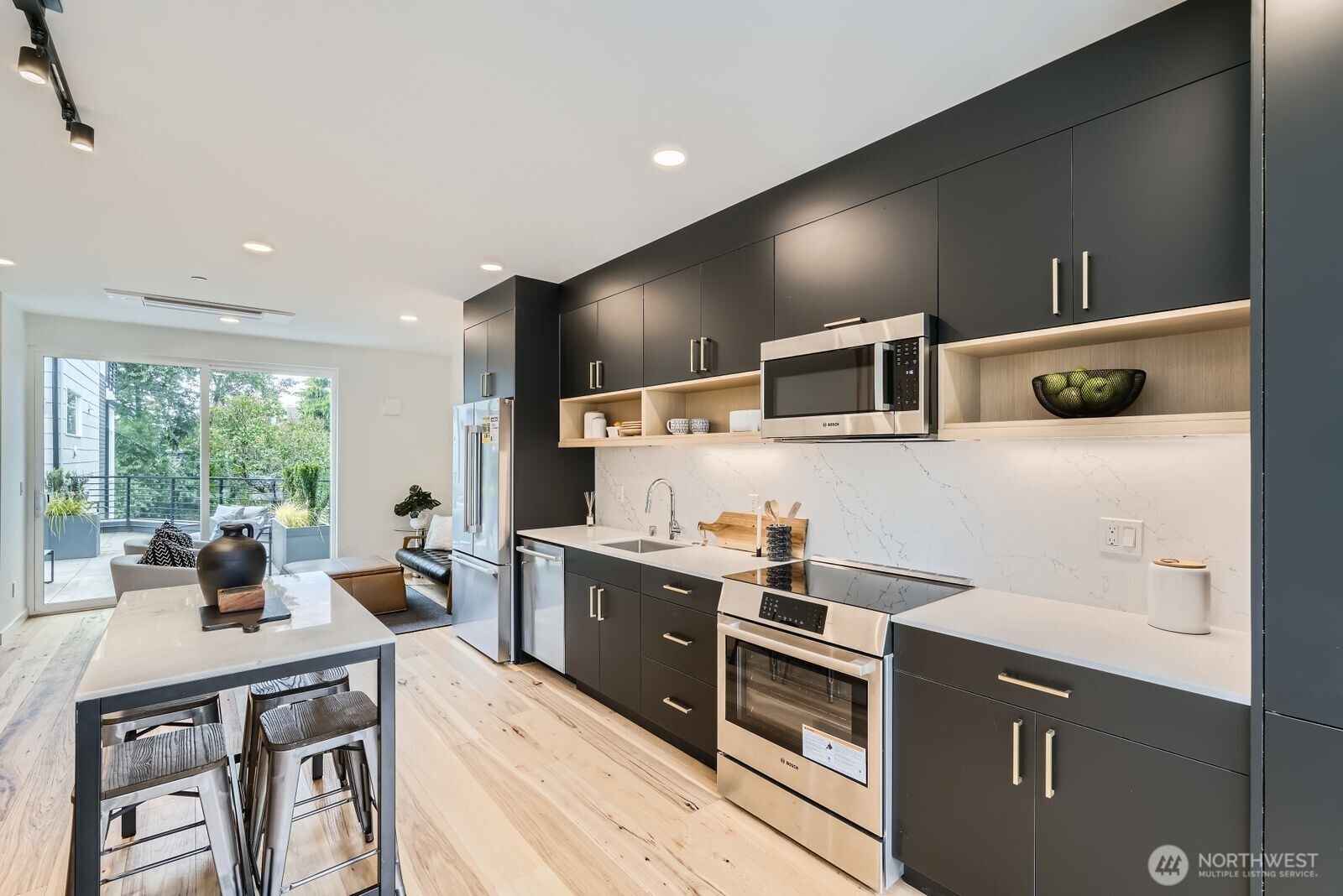 511 Howe Street, Unit A Seattle, WA 98109 - Photo 8 of 34