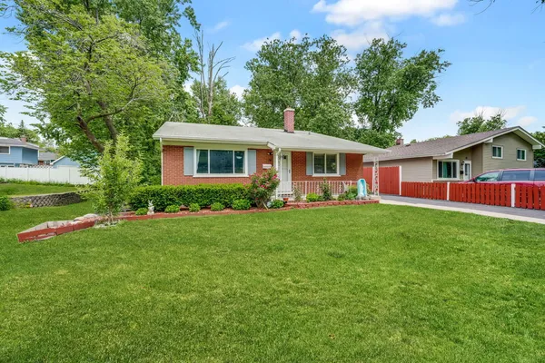 $329,000 | 14 East Van Buren Street, Villa Park, IL 60181