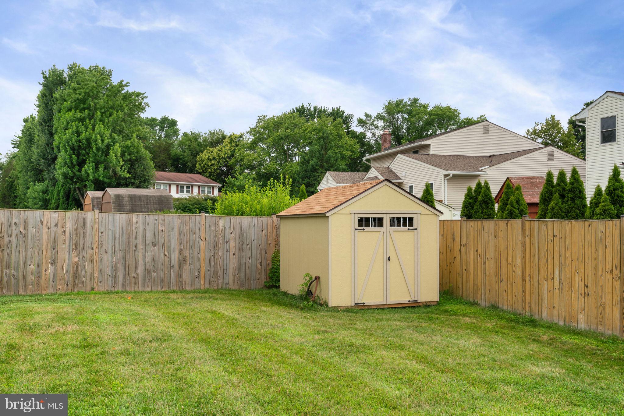 4084 Braxton Road Chantilly, VA 20151 - Photo 40 of 46 Yard with shed