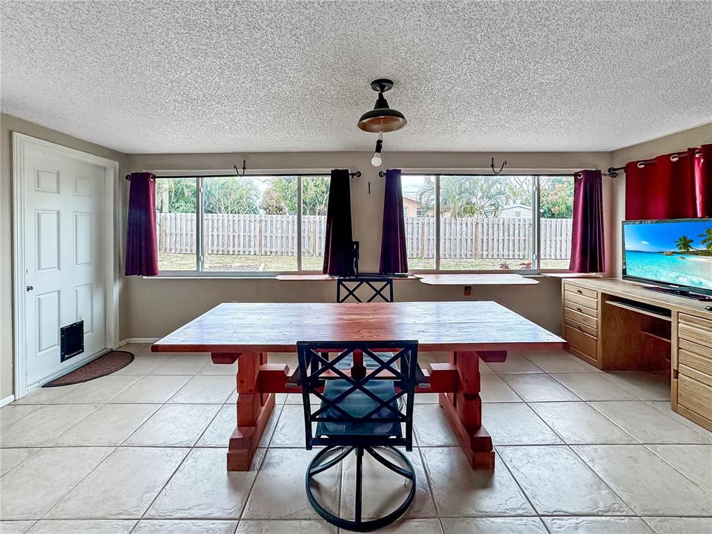 934 Fundy Road Venice, FL 34293 - Photo 4 of 11