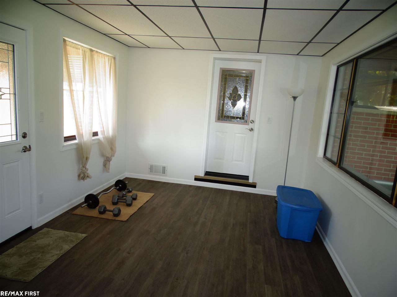 18362 South Nunneley Road Clinton Township, MI 48035 - Photo 5 of 24
