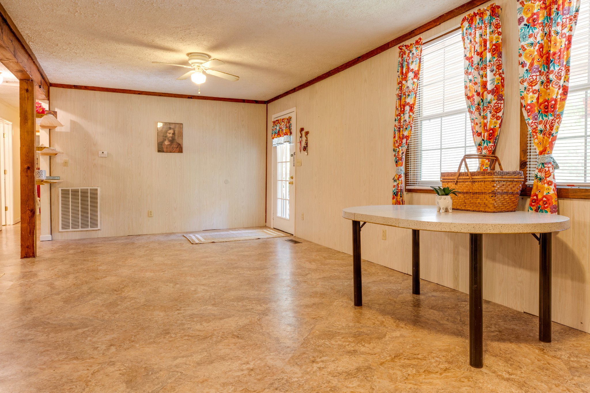 1195 Singleton Road Dickson, TN 37055 - Photo 8 of 41 Gallery Image 8