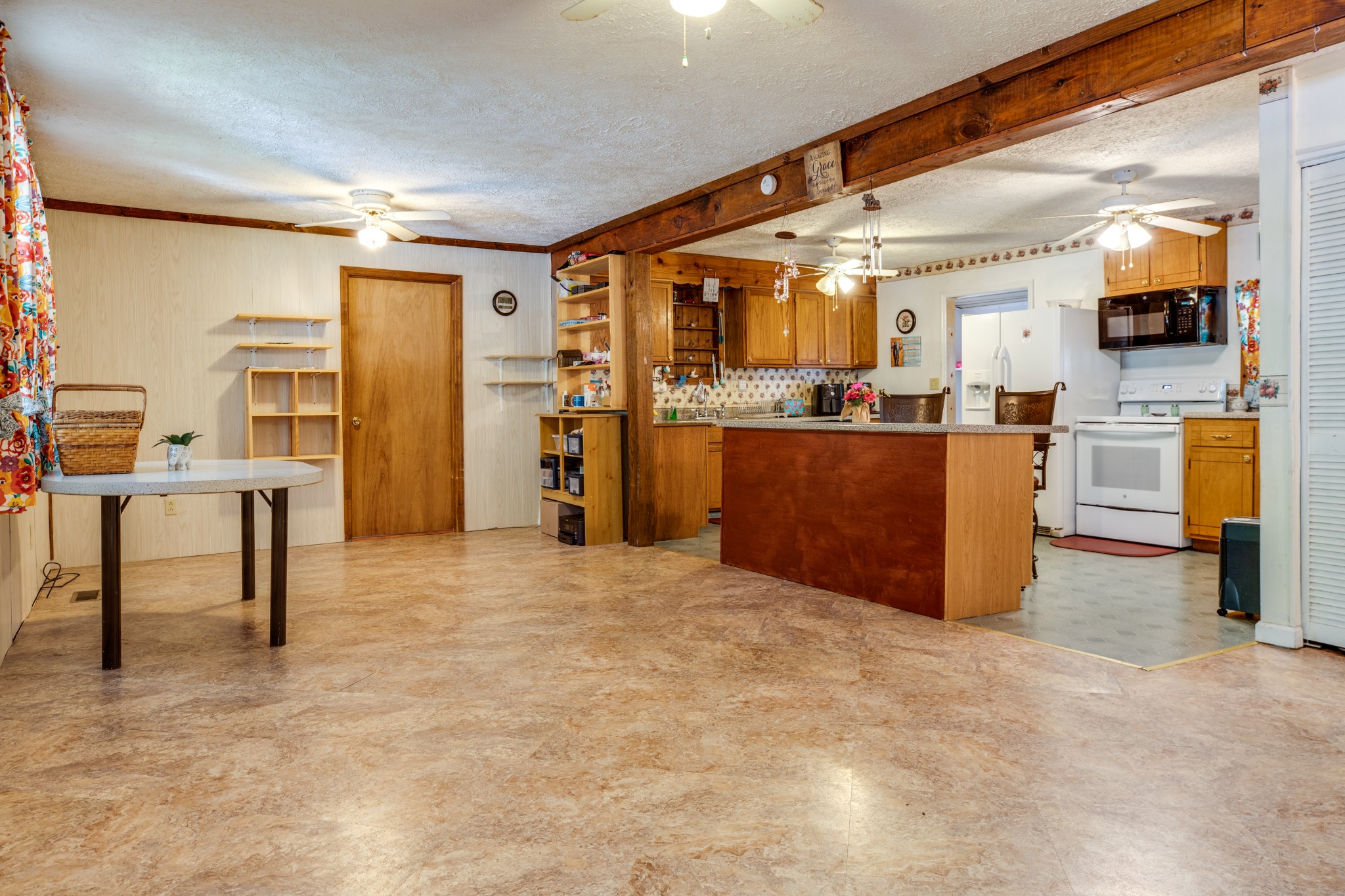 1195 Singleton Road Dickson, TN 37055 - Photo 9 of 41 Gallery Image 9