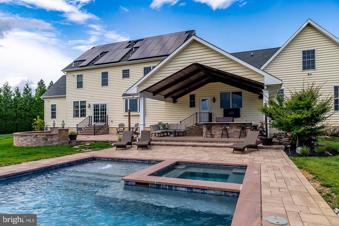 Pool with attached Spa