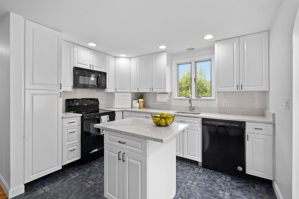 8 Erwin Road North Reading, MA 01864 - Photo 12 of 39 Gallery Image 12