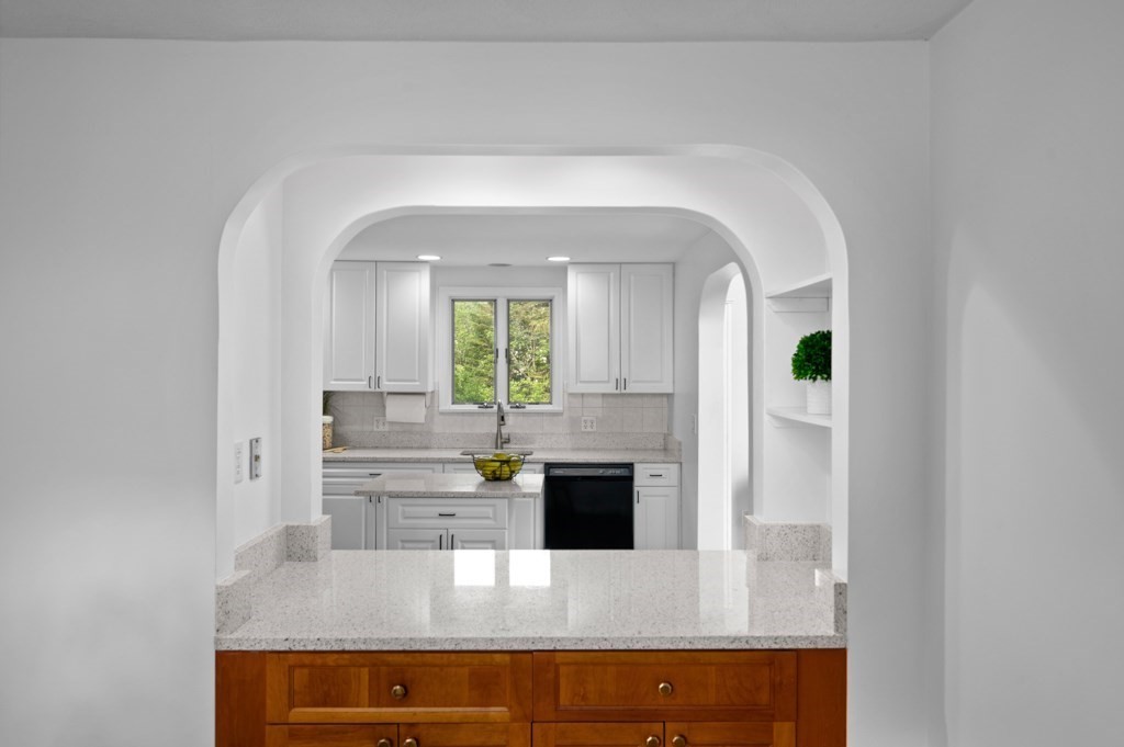 8 Erwin Road North Reading, MA 01864 - Photo 13 of 39 Gallery Image 13