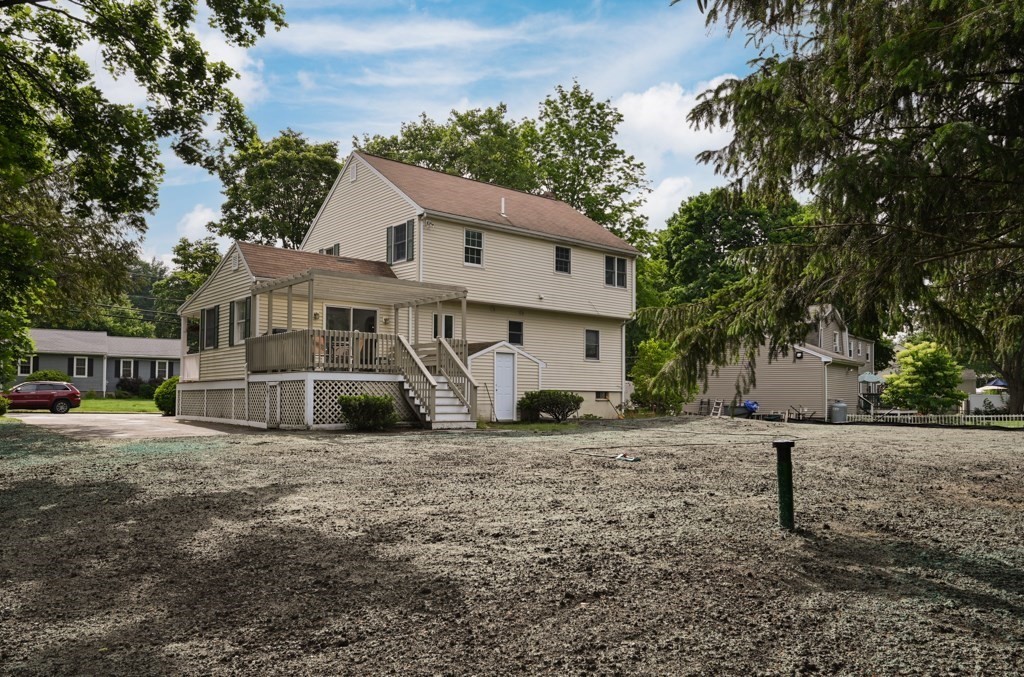 8 Erwin Road North Reading, MA 01864 - Photo 4 of 39 Gallery Image 4