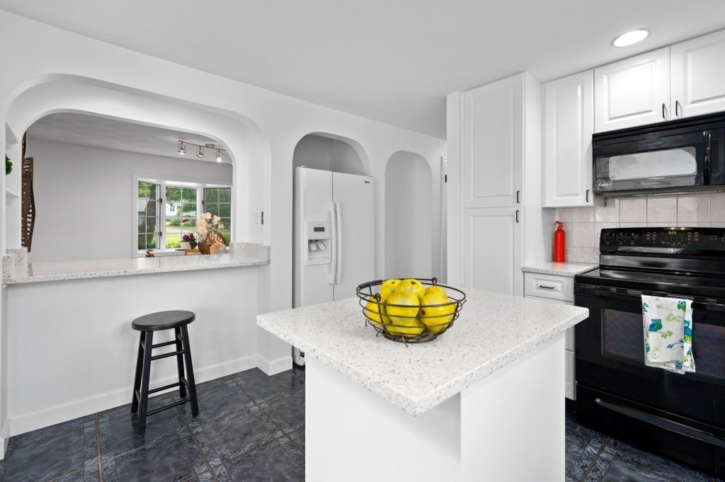 8 Erwin Road North Reading, MA 01864 - Photo 10 of 39 Gallery Image 10