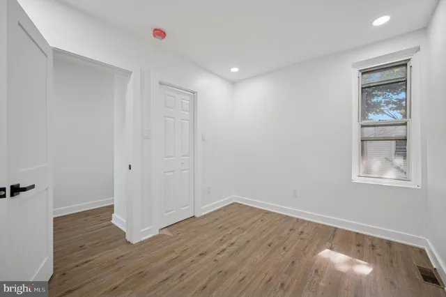 a view of entryway with a front door