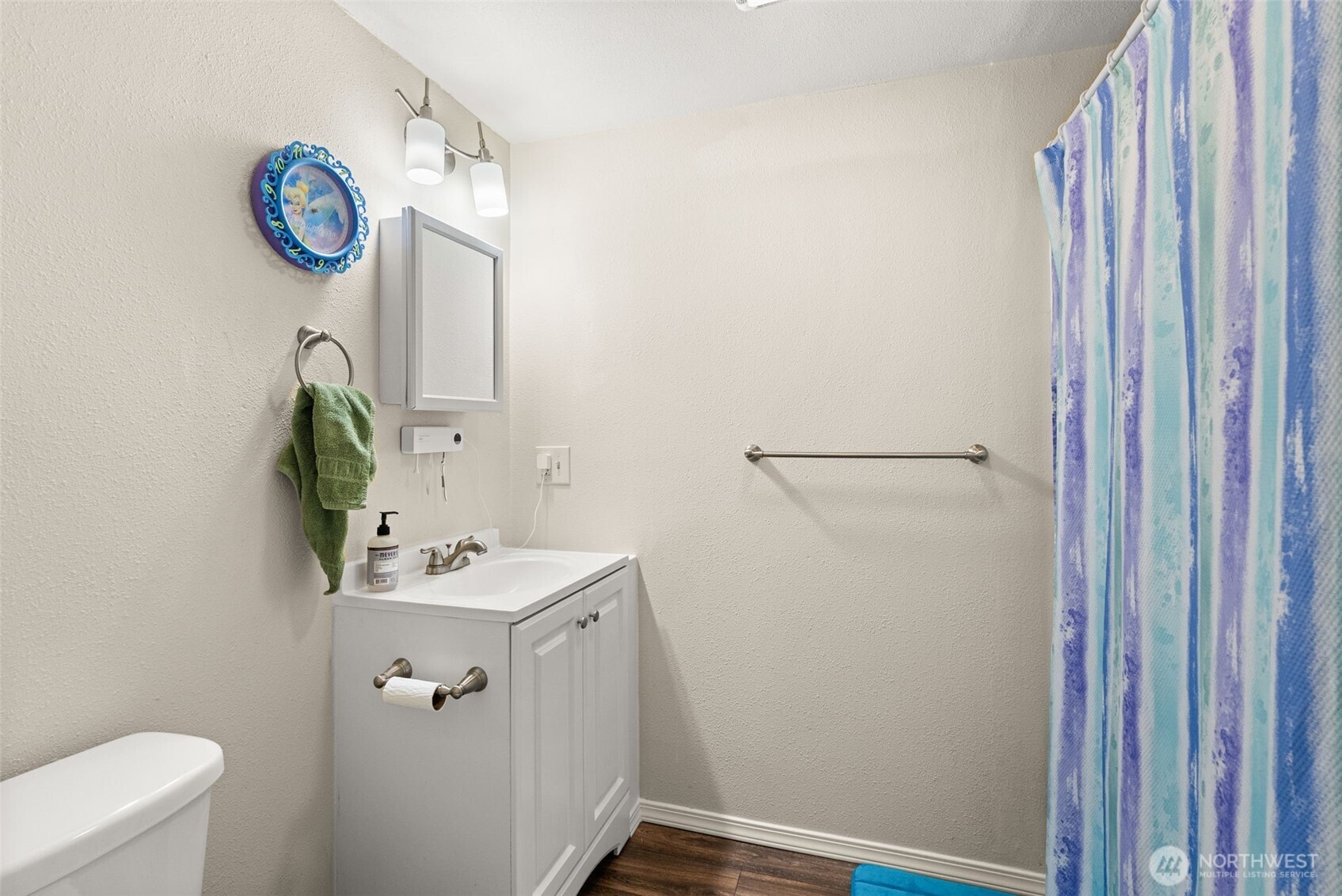 3306 Romane Road Raymond, WA 98577 - Photo 16 of 25 a bathroom with a sink and a mirror
