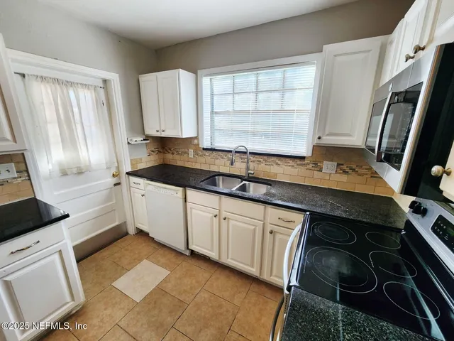 $1,375 | 3116 Belden Circle, Jacksonville, FL 32207