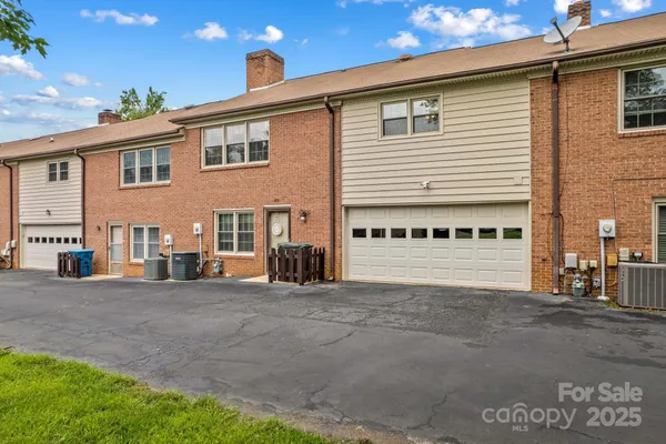 $309,900 | 402 Swaim Court, Salisbury, NC 28147