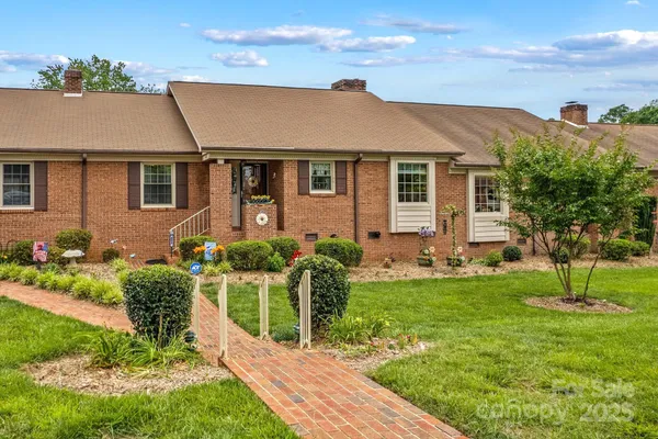 $309,900 | 402 Swaim Court, Salisbury, NC 28147