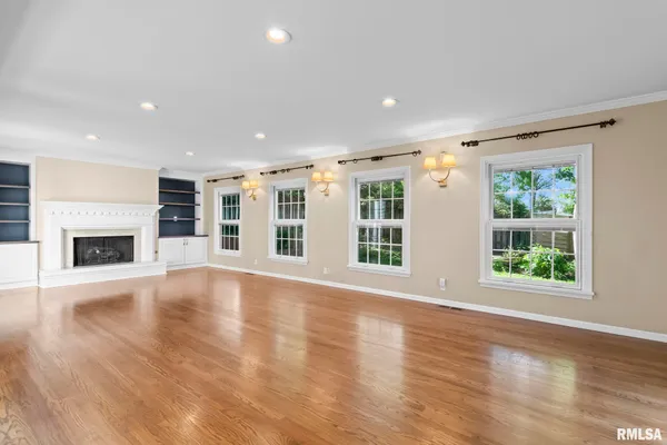 $799,000 | 10 Sunset Lane, Springfield, IL 62704