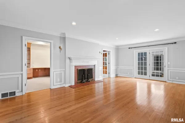 $799,000 | 10 Sunset Lane, Springfield, IL 62704