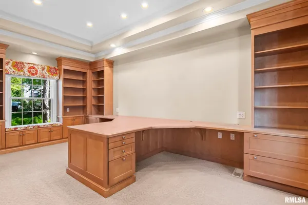 $799,000 | 10 Sunset Lane, Springfield, IL 62704