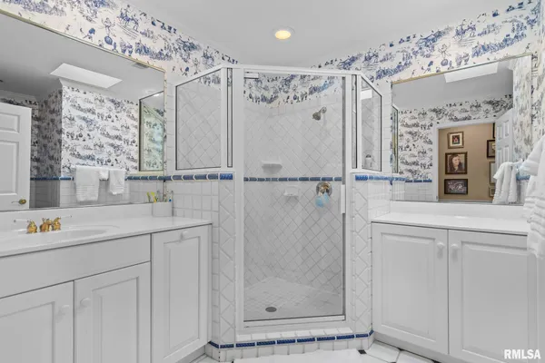 $799,000 | 10 Sunset Lane, Springfield, IL 62704