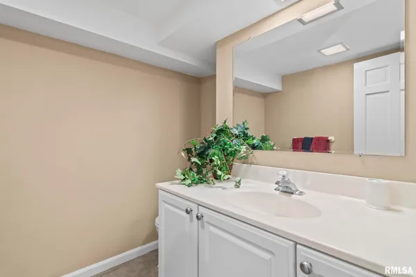 $799,000 | 10 Sunset Lane, Springfield, IL 62704