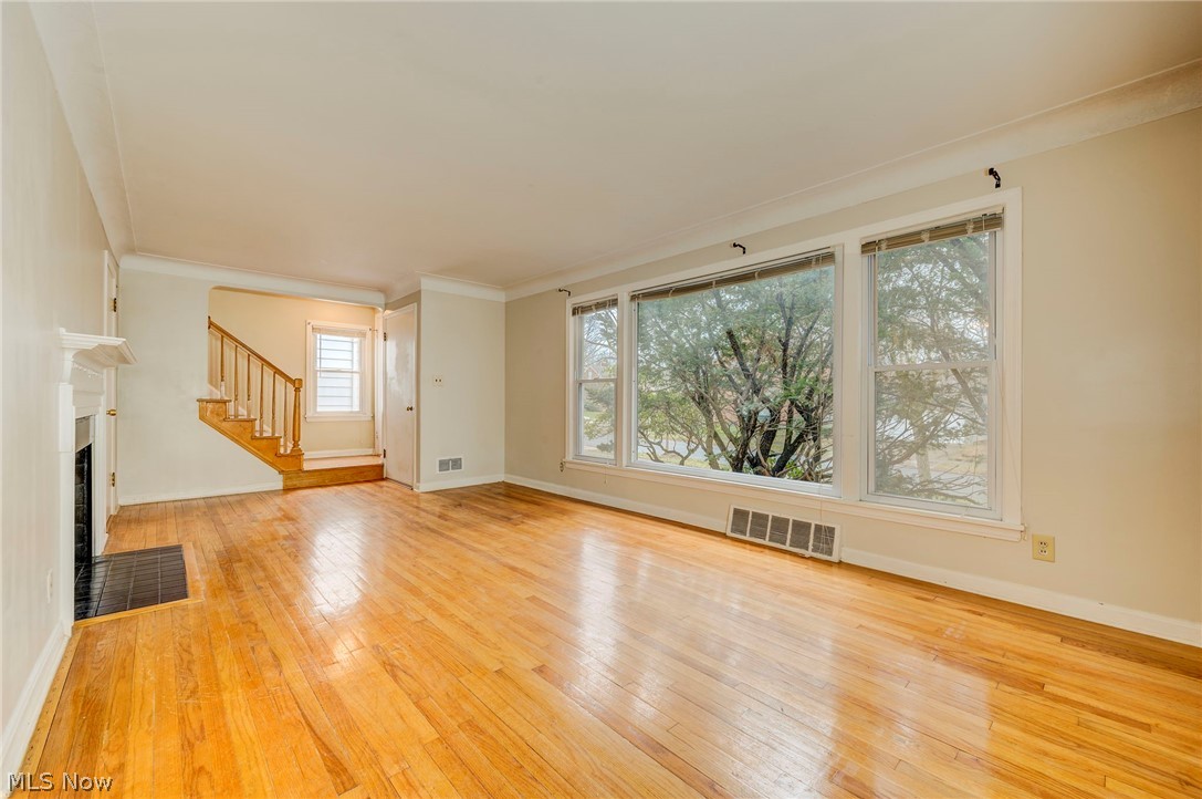 1163 Haselton Road Cleveland Heights, OH 44121 - Photo 5 of 34 Living Room
