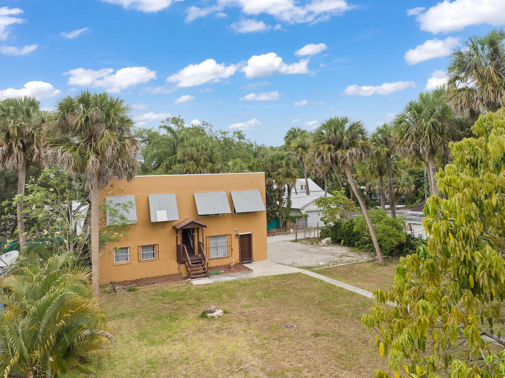 902 Boston Avenue Fort Pierce, FL 34950 - Photo 3 of 34 a view of a house with a yard