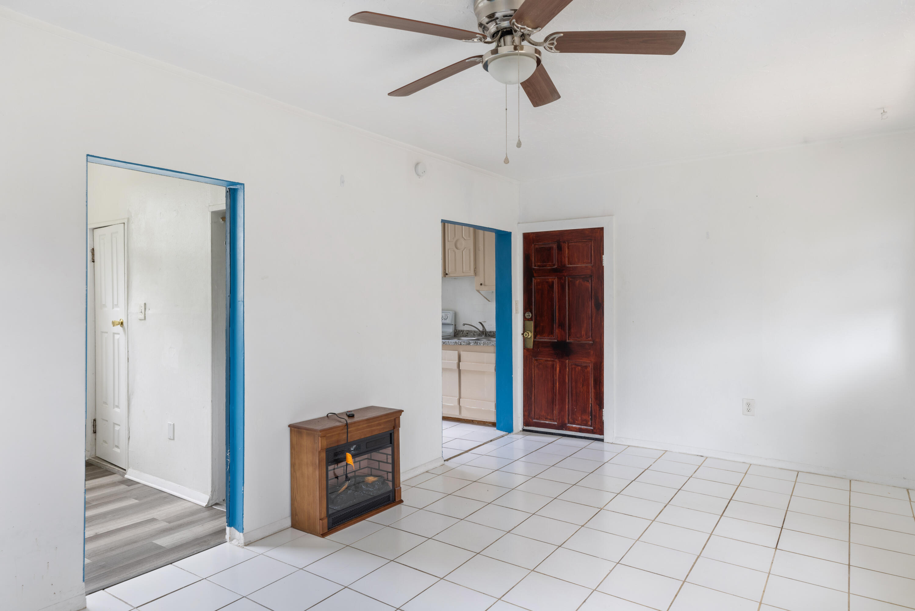 902 Boston Avenue Fort Pierce, FL 34950 - Photo 8 of 34 a view of an empty room