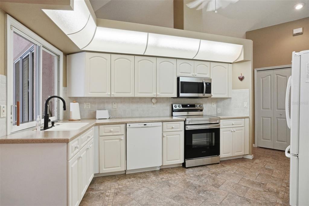 4159 St Ives Boulevard Spring Hill, FL 34609 - Photo 18 of 66