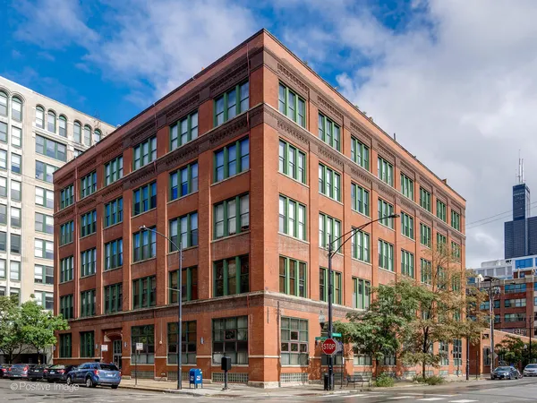 $3,500 | 331 South Peoria Street, Unit 405, Chicago, IL 60607