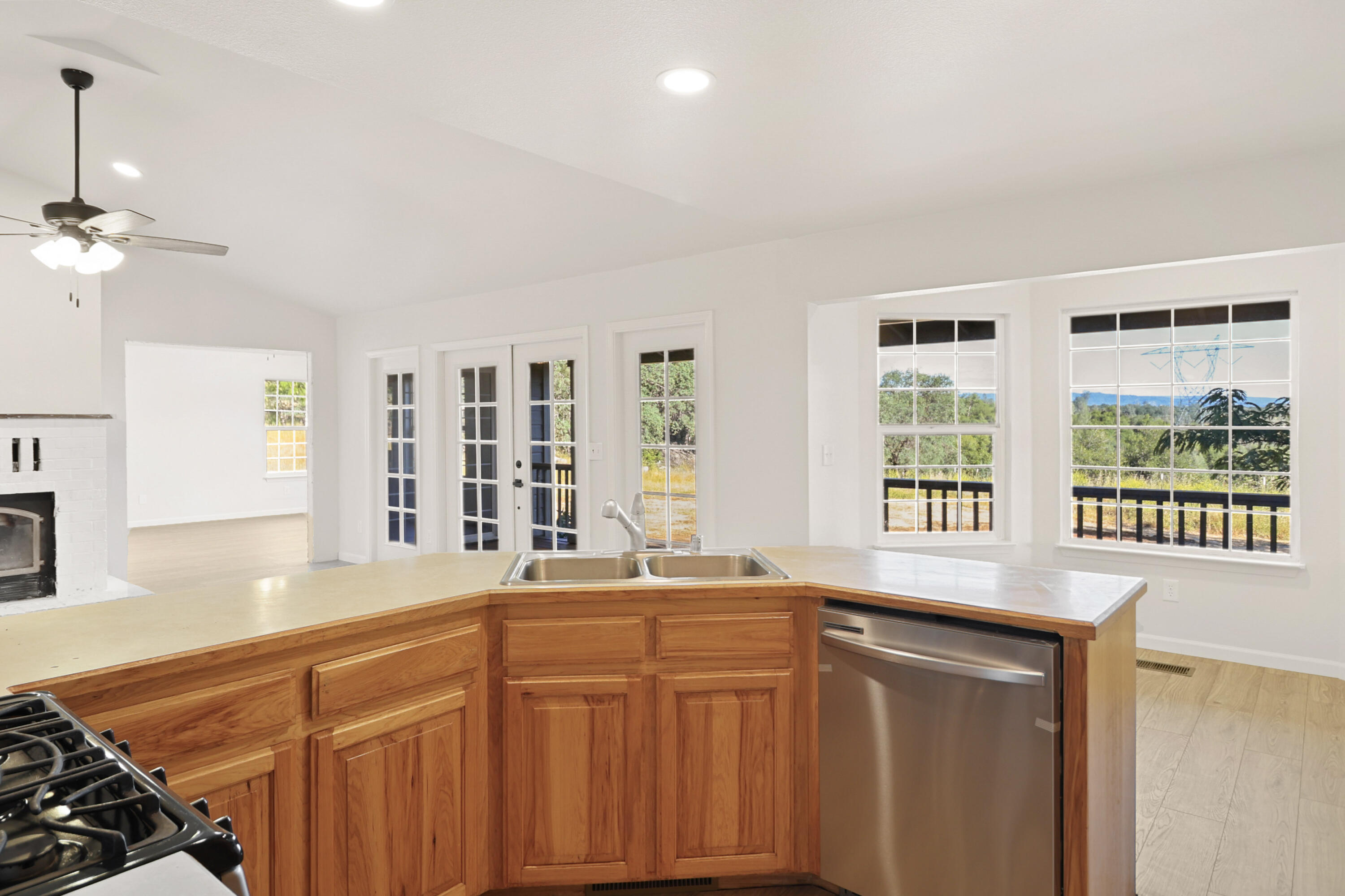 13360 Oak Run Road Oak Run, CA 96069 - Photo 12 of 33 19-06