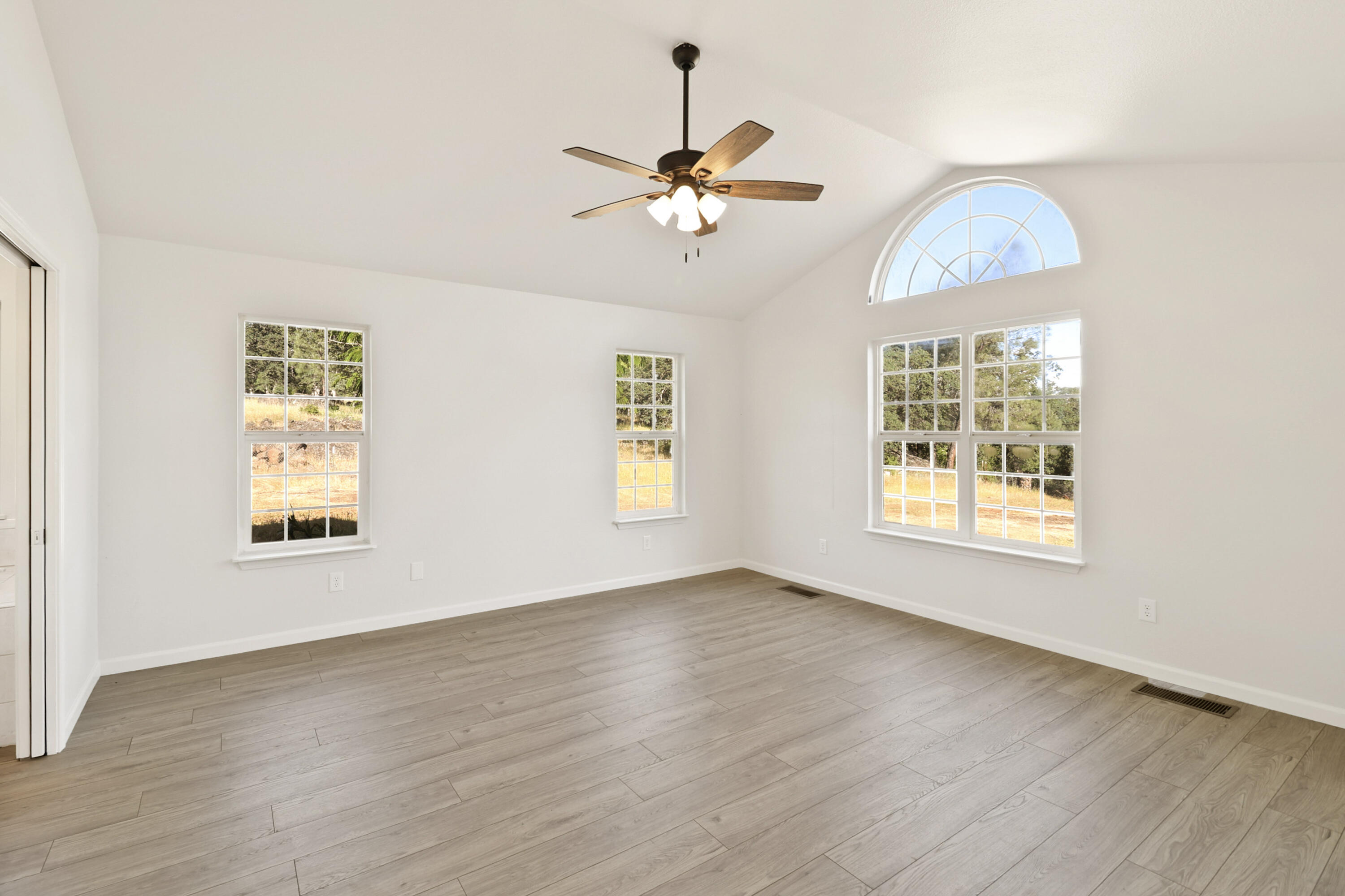 13360 Oak Run Road Oak Run, CA 96069 - Photo 14 of 33 21-07