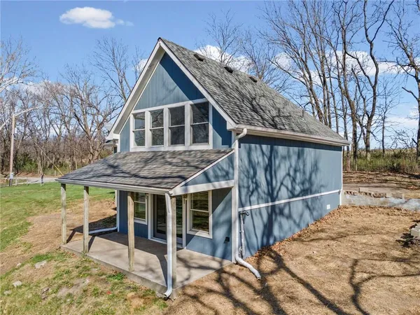 $235,000 | 8800 Southeast 69th Highway, Cameron, MO 64429