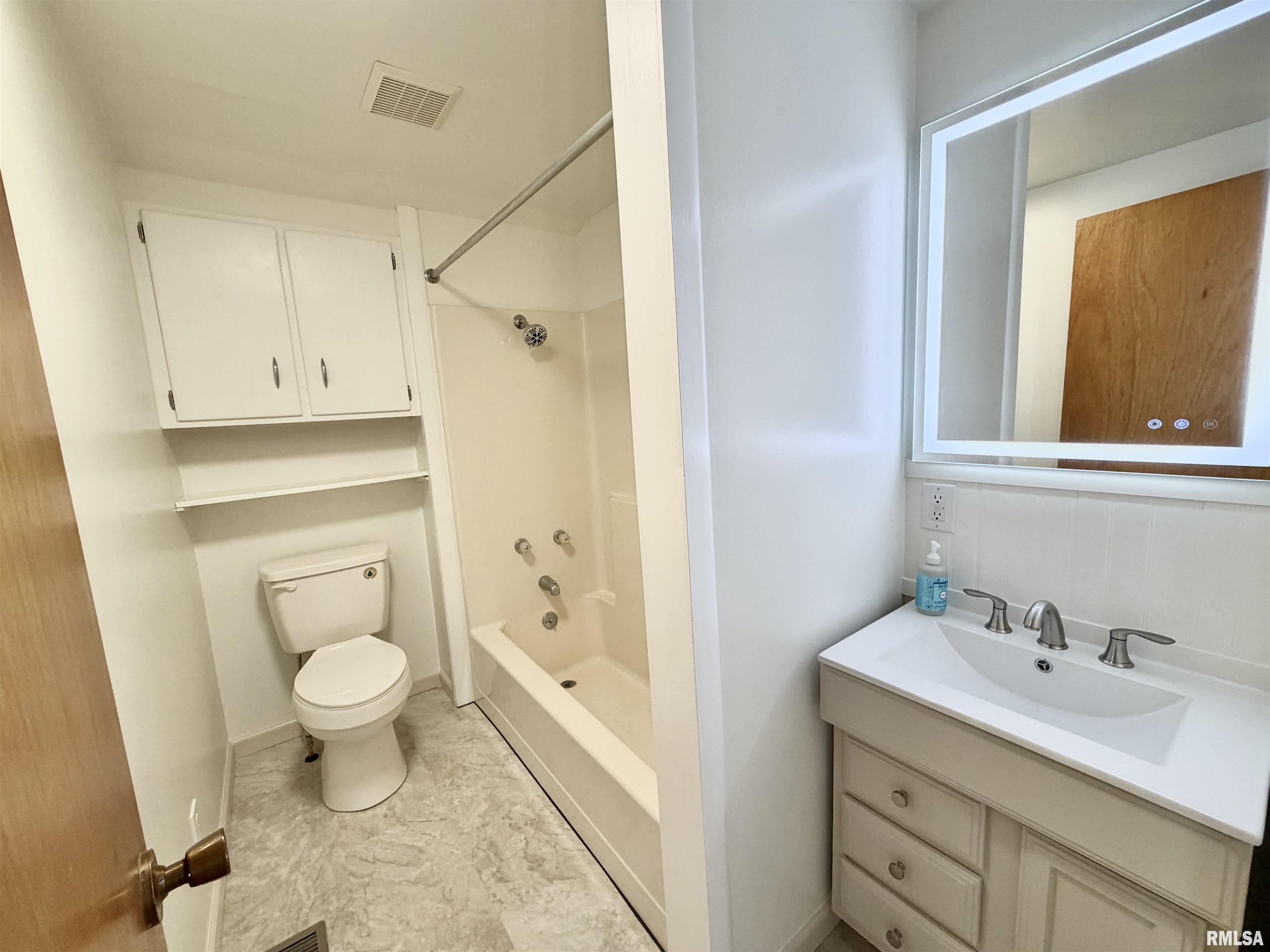 840 East 4th Street Galesburg, IL 61401 - Photo 13 of 27