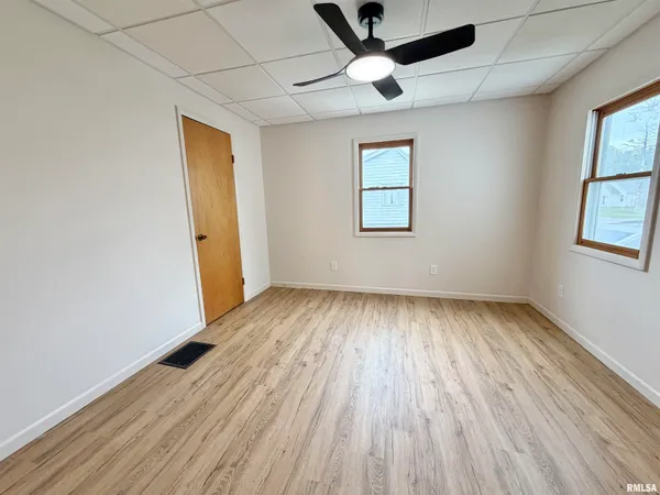 $84,900 | 840 East 4th Street, Galesburg, IL 61401