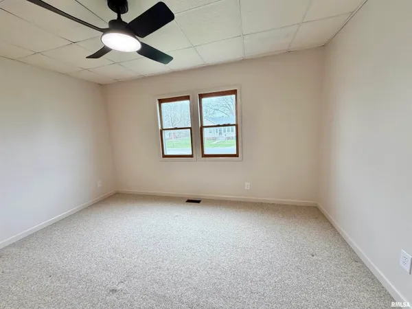 $84,900 | 840 East 4th Street, Galesburg, IL 61401
