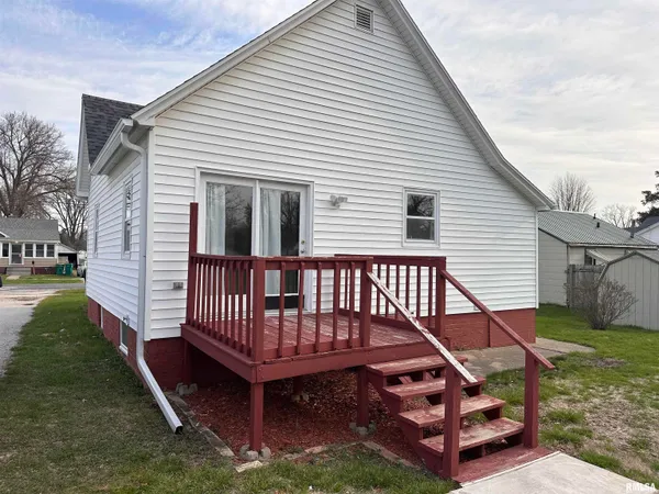 $84,900 | 840 East 4th Street, Galesburg, IL 61401